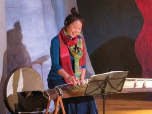 楓民：唄と音楽と語りの芝居の様子